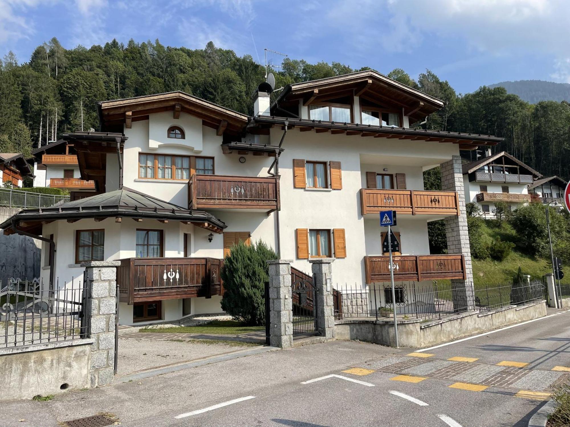 Casa Adamello Giustino Apartment Exterior photo